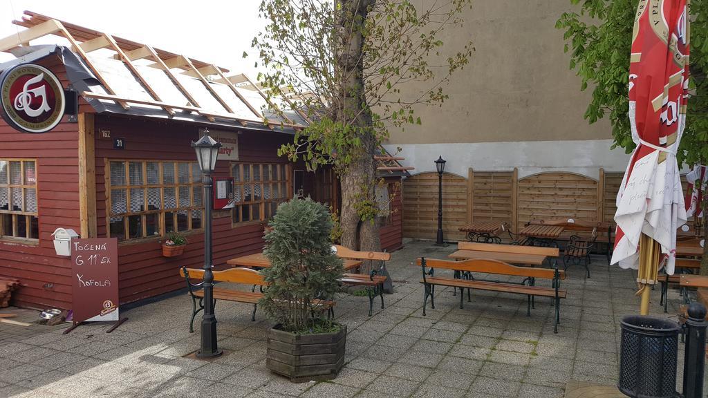 Restaurace U Marty Hotel Dubí Zewnętrze zdjęcie