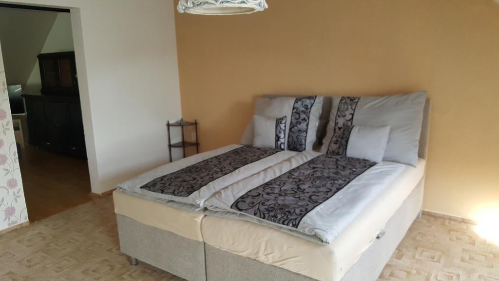 Restaurace U Marty Hotel Dubí Zewnętrze zdjęcie