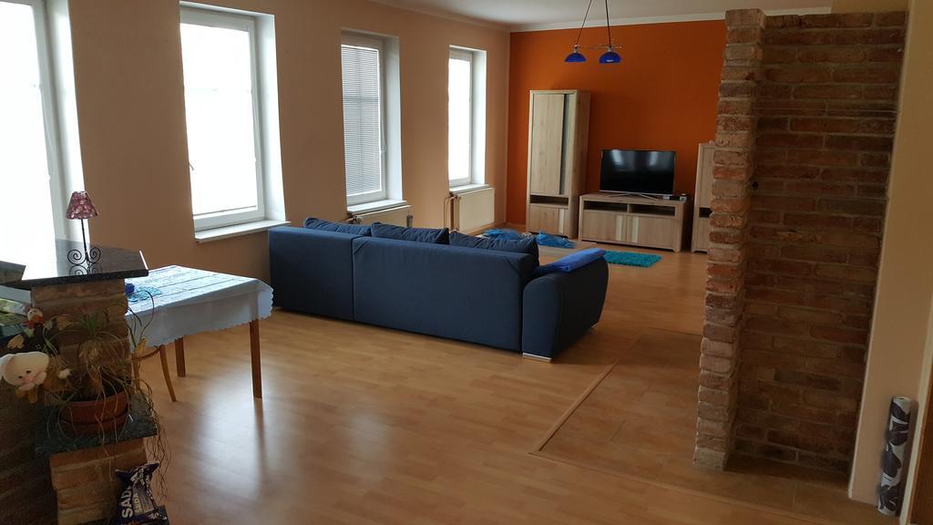 Restaurace U Marty Hotel Dubí Zewnętrze zdjęcie